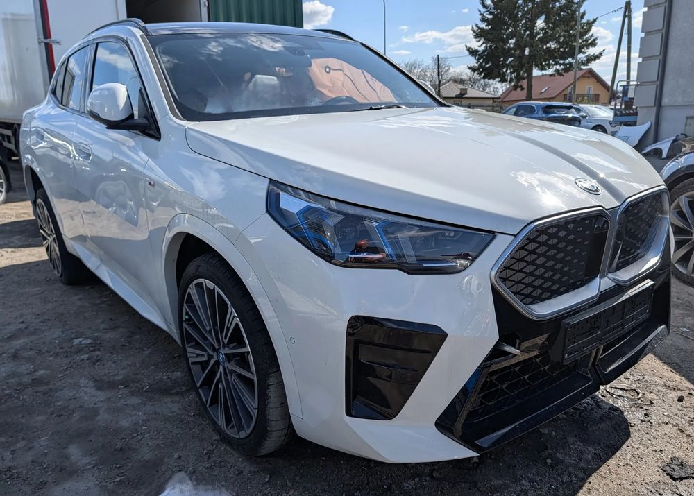 BMW iX2 xDrive30 2025