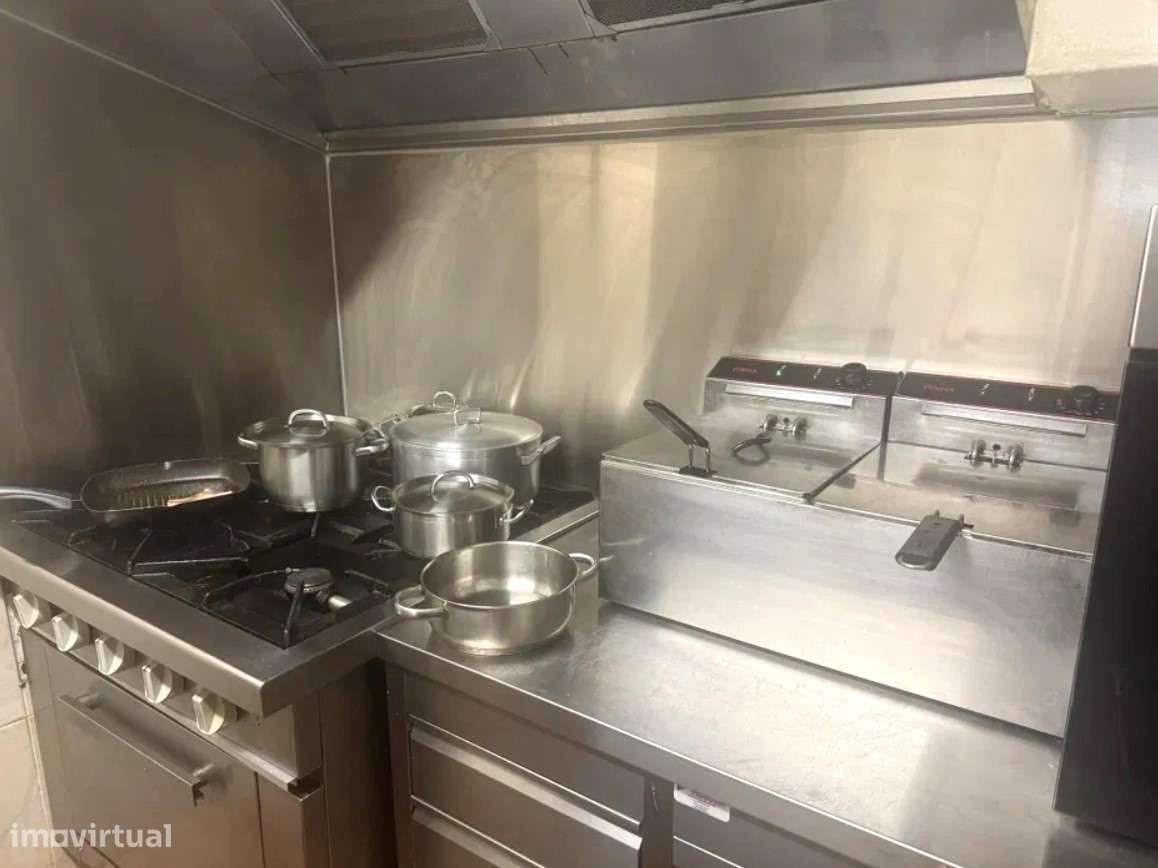 Casa de Petiscos / Restaurante - no Porto (a funcionar em pleno!)-13