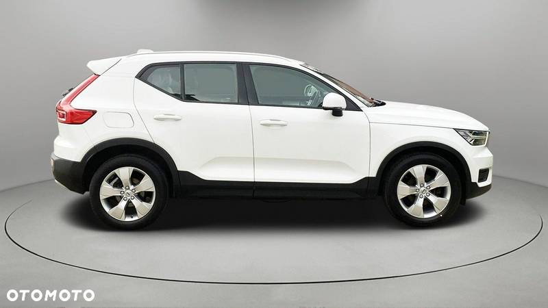 Volvo XC 40 T3 Momentum - 8