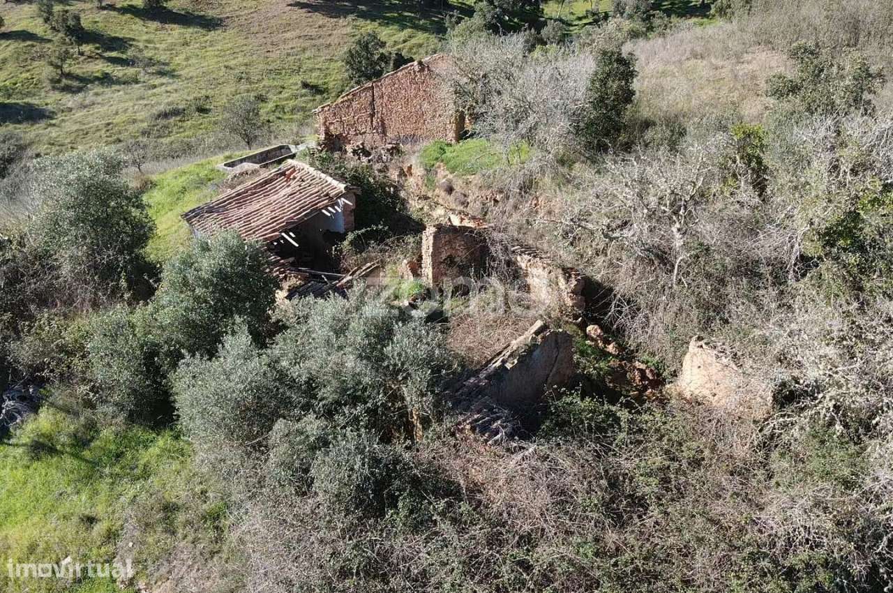Ruína para recuperar com 85m2 em São Marcos da Serra - Grande imagem: 5/20