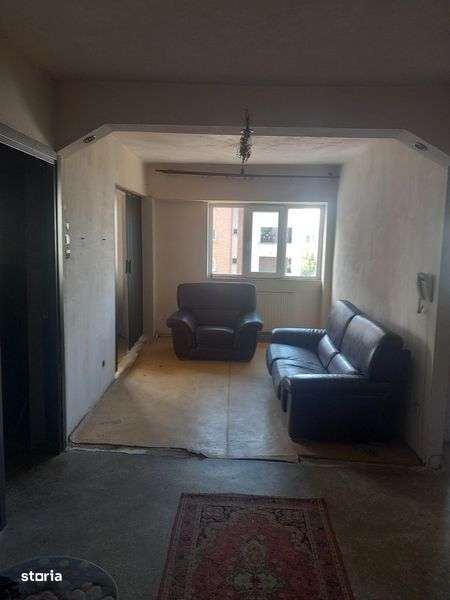 Apartament. 4 camere - Imagine principală: 5/8