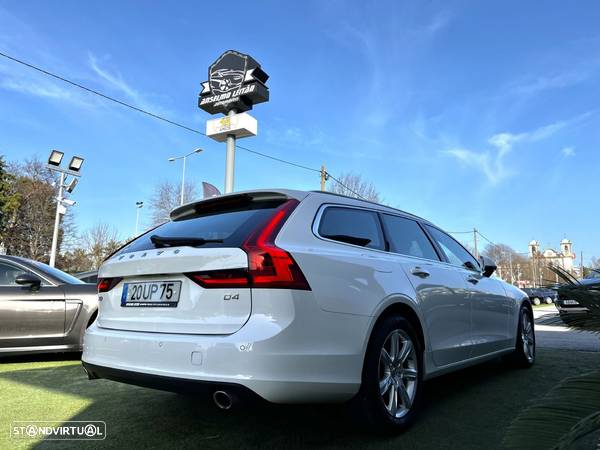 Volvo V90 2.0 D4 Momentum Geartronic - 3