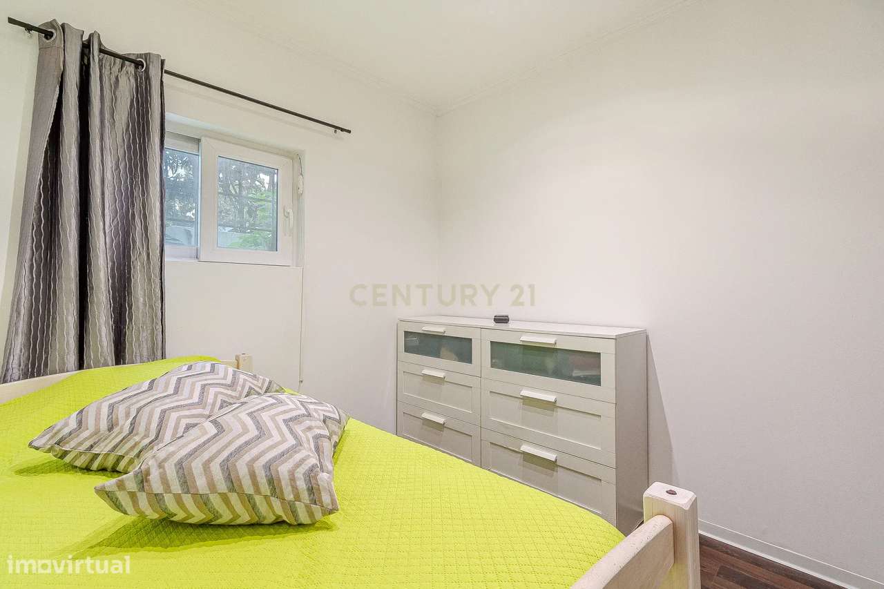 Apartamento de dois quartos em condomínio com piscina e jardim – Pátio-10