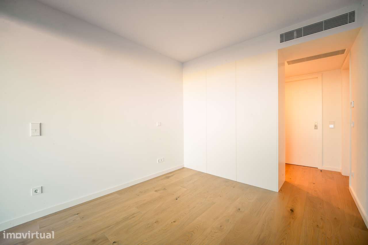 T2 Novo | 86 m² ABP | Varanda de 44 m² | Piscina Privativa Aquecida-19