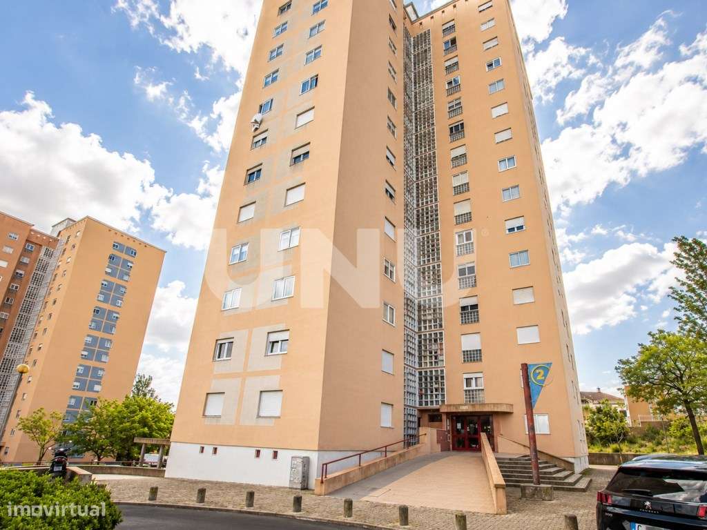 Apartamento T2 em Santo António dos Cavaleiros!-20