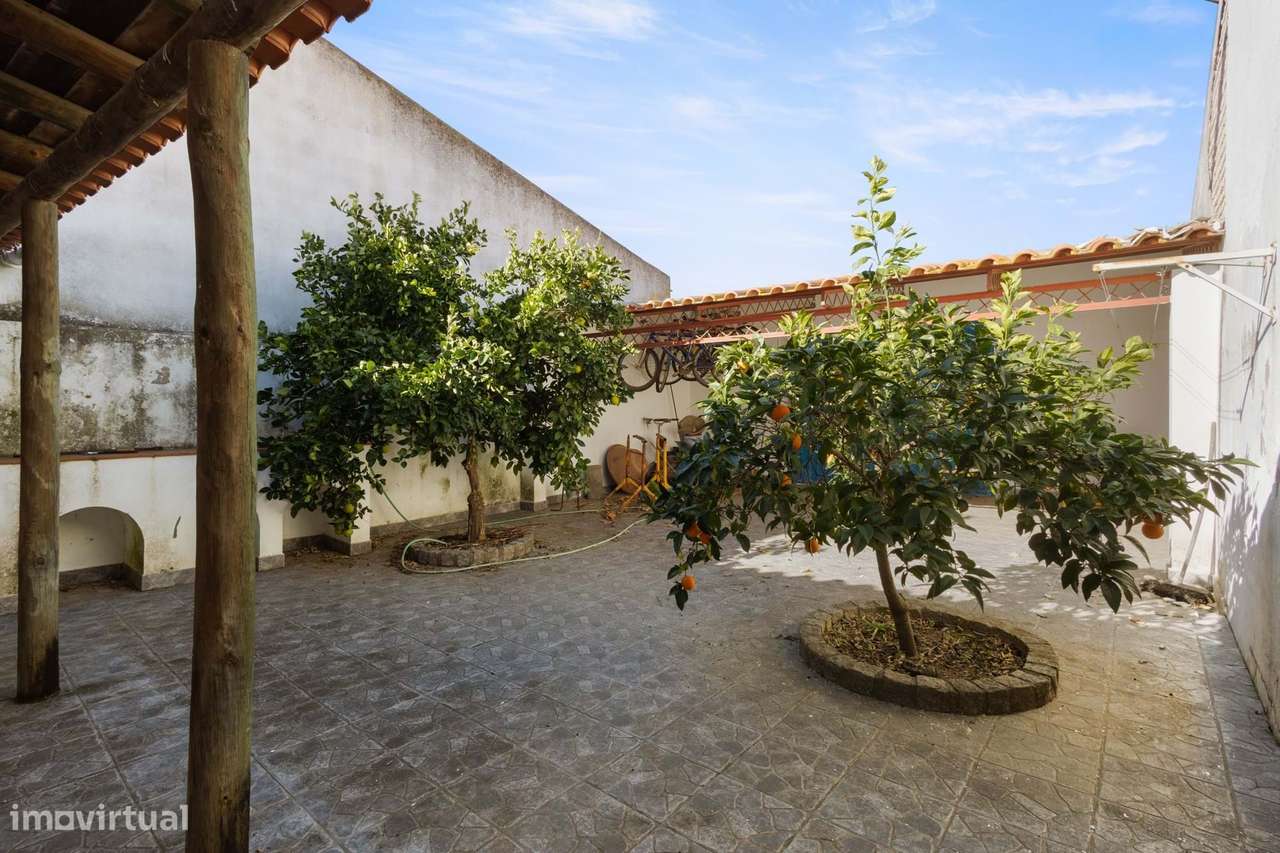 Encanto Alentejano com Logradouro — Moradia T3 em Vila Nova de São Ben - Grande imagem: 4/44