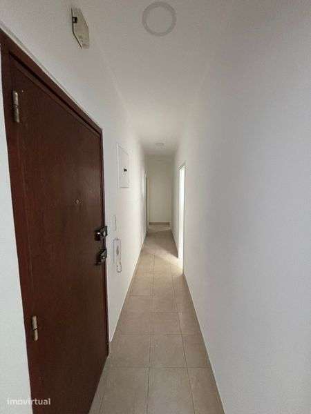 T1 + 1 a 50metros comboio - Grande imagem: 5/11