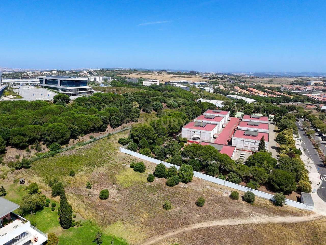 Apartamento Único T2 de 82m2 com Terraço de 75m2 em Porto Salvo-35
