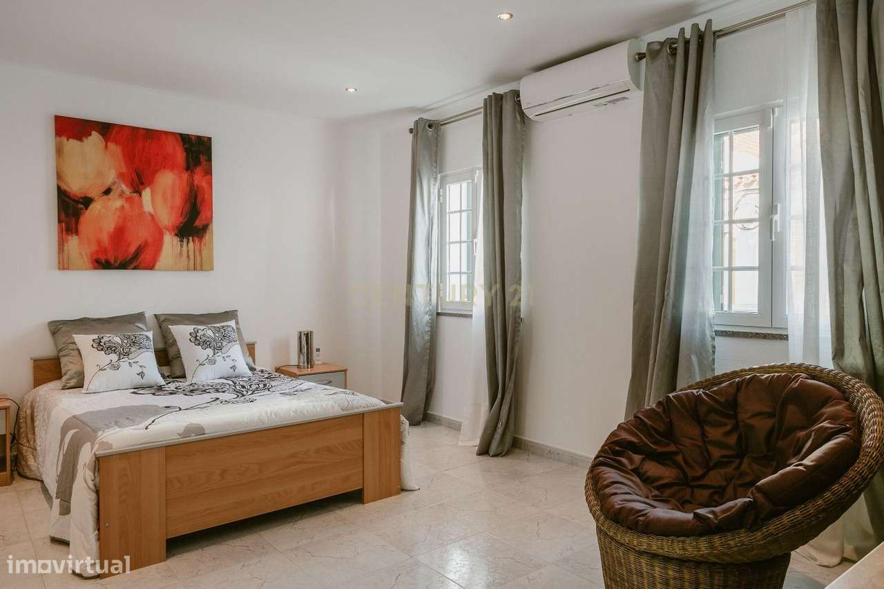 Moradia T3 em Mourão com piscina e vista para o Castelo-16