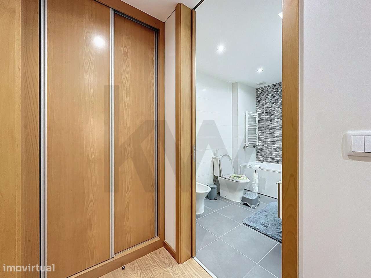 Apartamento T2 c/ Garagem Fechada em Perfeito Estado- Urbanização Pass-14