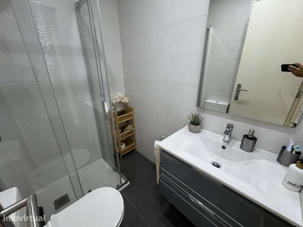 T4 Totalmente remodelado em Alfornelos - Junto ao Metro-7