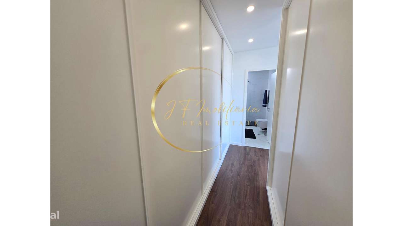Moradia T4 de Luxo com Jardim-32