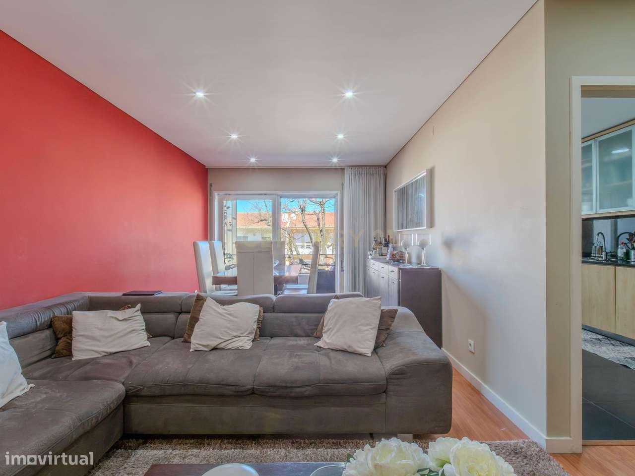 T3+1 em Modivas, 400m do Metro, varanda e garagem - Grande imagem: 5/53