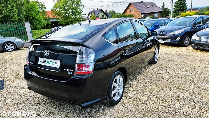 Toyota Prius (Hybrid) Executive - 20