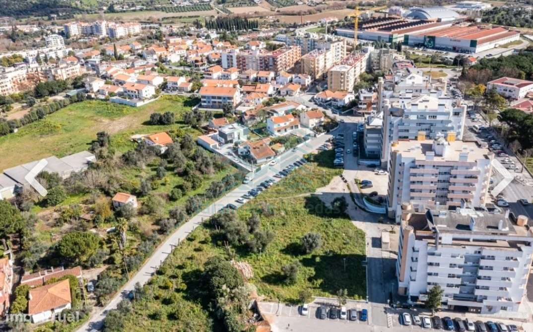 Lote de terreno para construção de 10 fogos em Torres Novas - Grande imagem: 4/7
