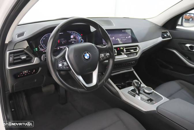 BMW 330 e Touring Corporate Edition Auto - 3