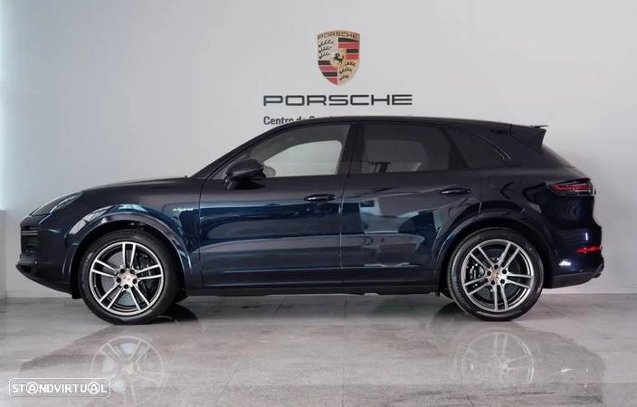 Porsche Cayenne Turbo S E-Hybrid - 3