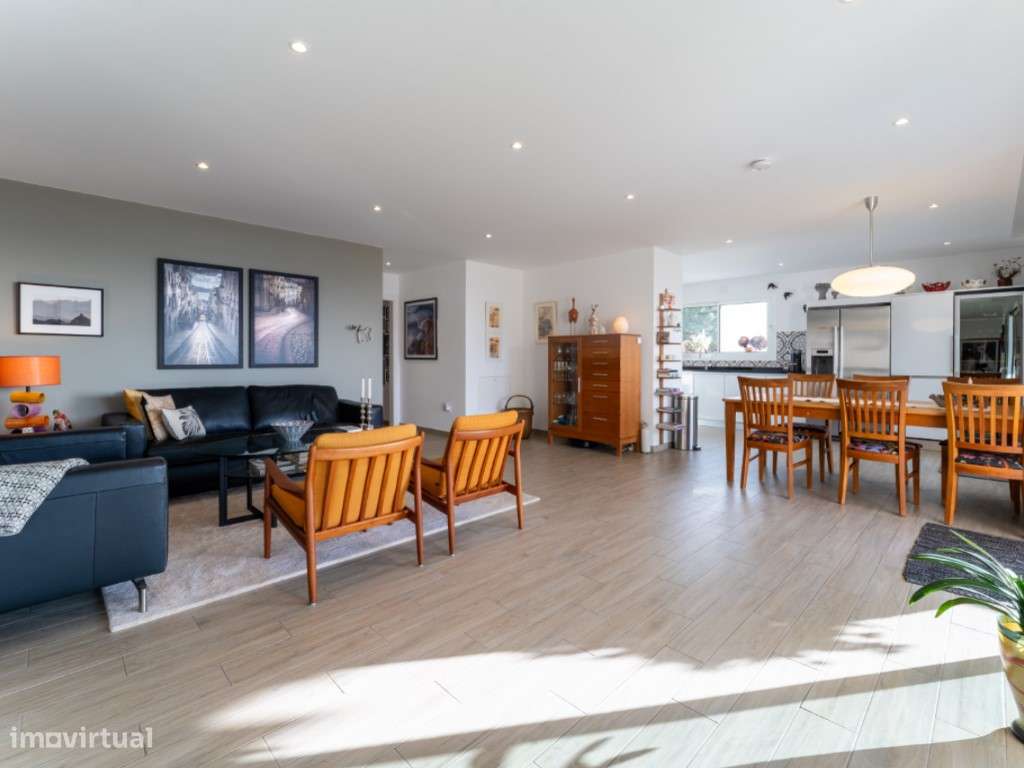 Apartamento T4 com Vista Mar, Terraço e Garagem na Nazaré-18