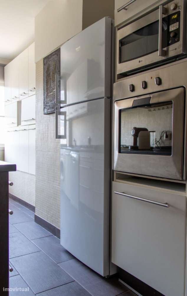 Quarto - localizado em Benfica Lisbon - Grande imagem: 5/10