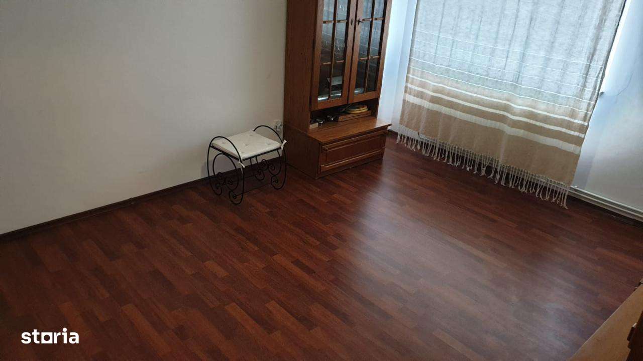 Foarte Spatios! 4 camere Cf 1, 91 mp, Calarasi - Bariera - Imagine principală: 3/20