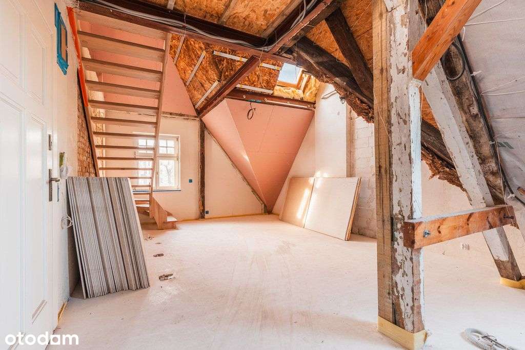 Dwupoziomowy apartament z własną przeszkloną wieżą-8