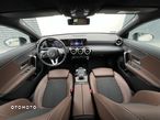 Mercedes-Benz CLA 180 7G-DCT - 7