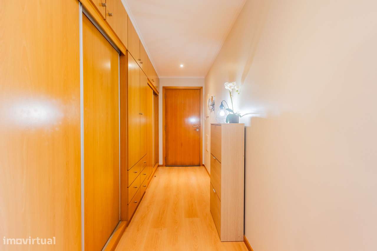 Apartamento T1 com Terraço e Piscina - Grande imagem: 4/11