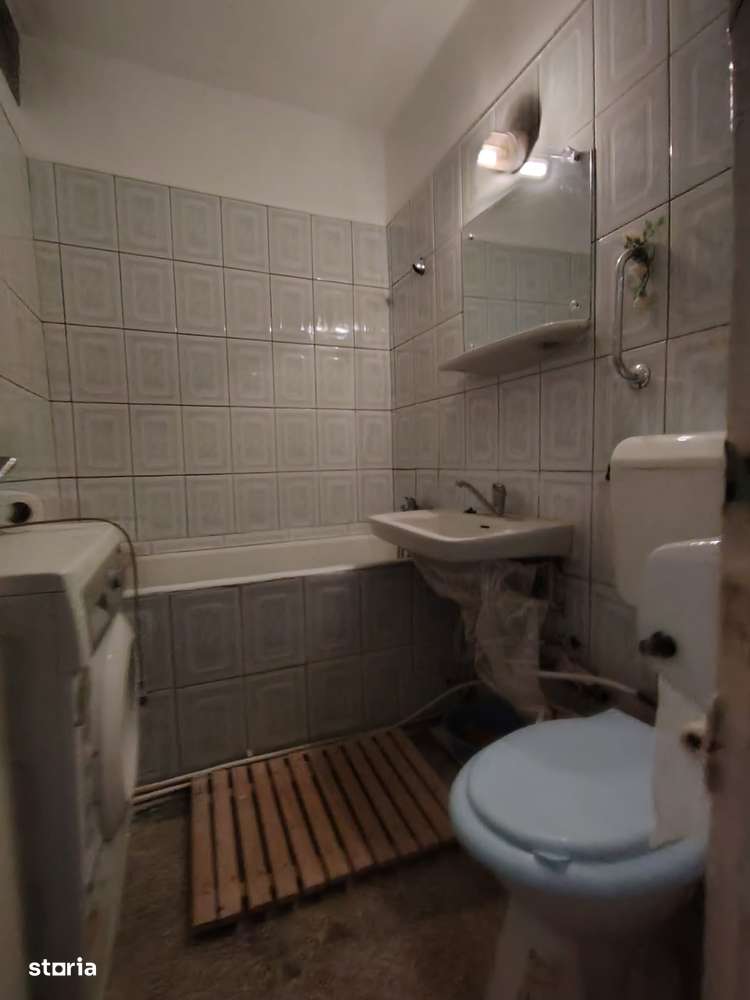 Pret redus!!!Ap 2 camere cauta sa fie modernizat- Micro 9-10