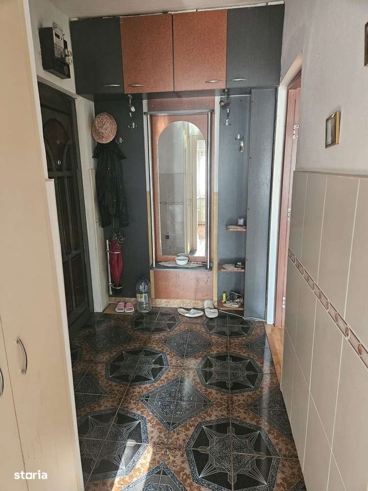 Apartament 3 camere zona Primaverii /Scoala 12 , etaj 4 cu sarpanta-0