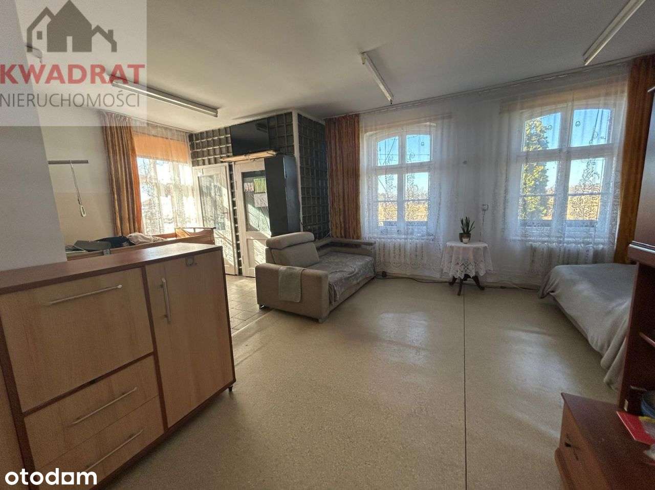 Na sprzedaż dom jednorodzinny z dwoma lokalami Chr-15