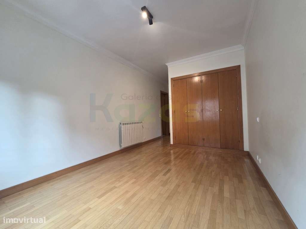 T3 com estacionamento - Zona Premium de Leiria, junto ao Seminário,...-21