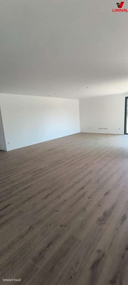 MORADIAS TERREAS - Grande imagem: 5/17