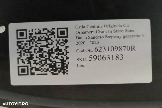 Grila Centrala Originala Cu Ornament Crom In Stare Buna Dacia Sandero Stepway generatia 3 2020 2021 - 7
