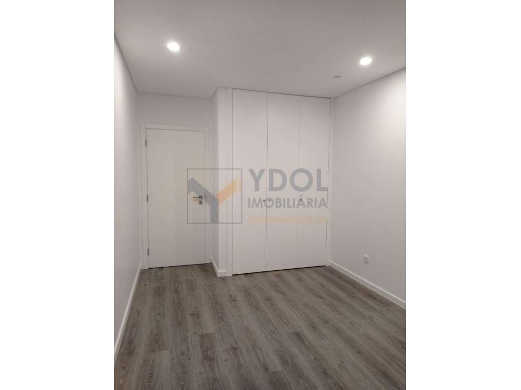 Apartamento T5 Duplex | Garagem Incluída | Montijo-5
