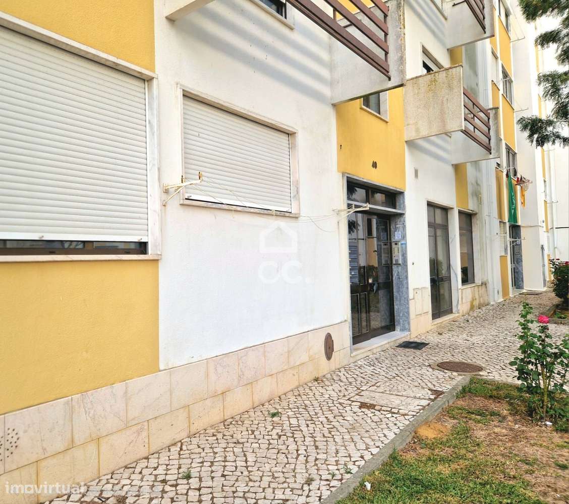 Apartamento T2 em Carregado, Alenquer-14