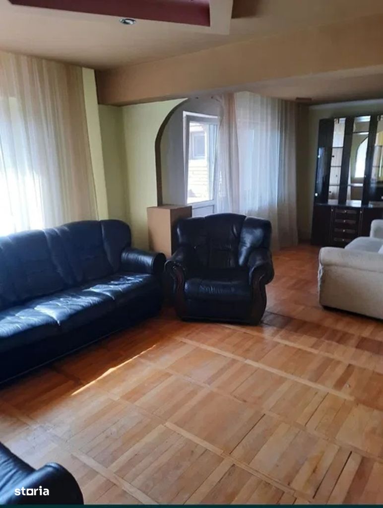 Vând Apartament 3 camere, 2 bai, 3 balcoane în Deva. Z.Dorobanți-90mp