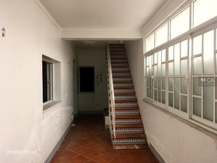 Moradia e Loja com 370,2m², situada no centro da cidade de Ponte de... - Grande imagem: 2/10