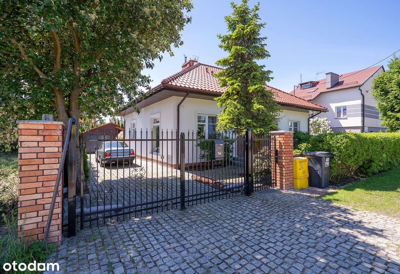 Elegancki Dom -sauna-kominek-wiata biesiadna z barem, piękny ogród,