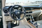 Alfa Romeo Stelvio 2.0 Turbo 16V AT8-Q4 Lusso Ti - 19