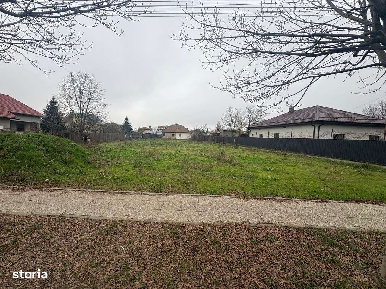 Teren 1.350 mp cu deschidere la DN3 | Vizibilitate maximă - Imagine principală: 1/6