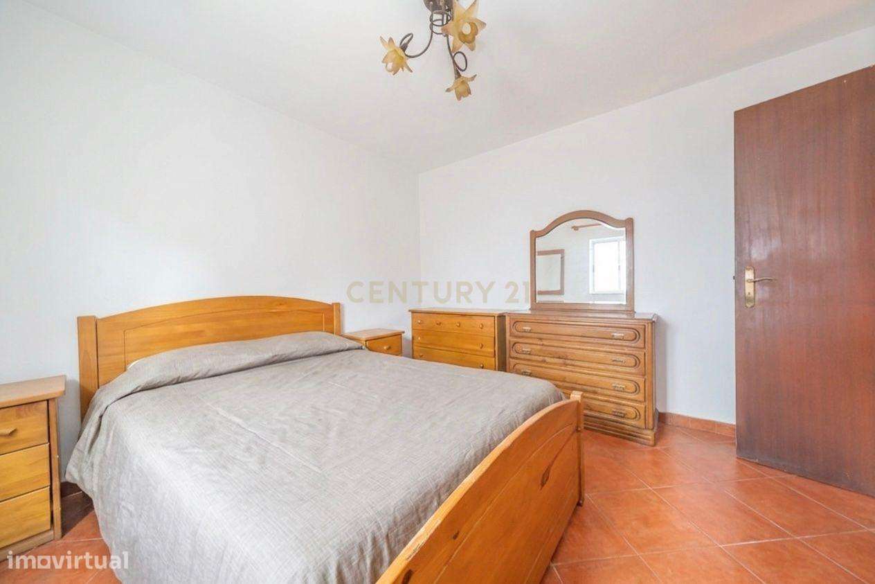 Moradia T2 com Terraço, Quintal e Vista Rio no Casal das Figueiras, Se-6