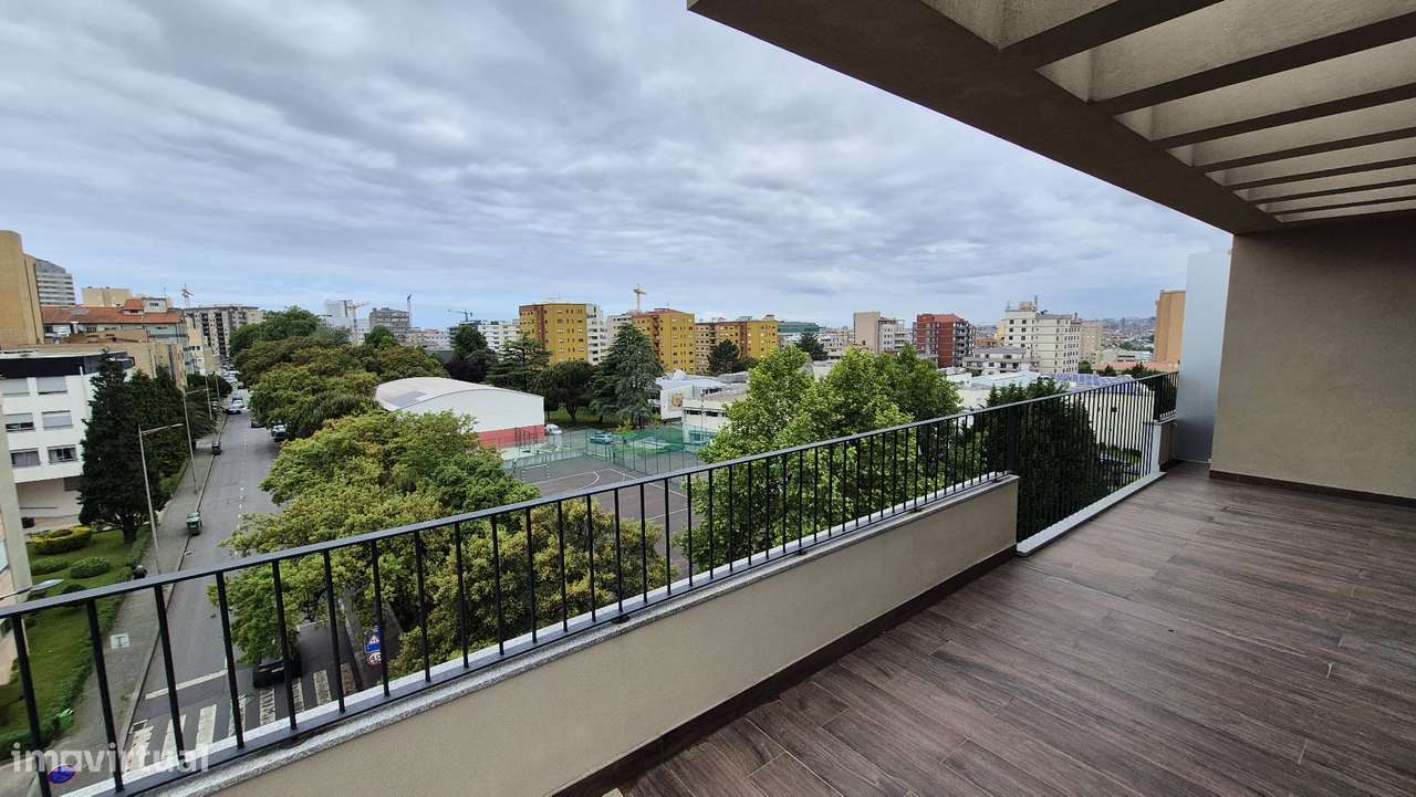 T3 Recuado no último piso, com terraço de 77,35m2 e garagem fechada-13