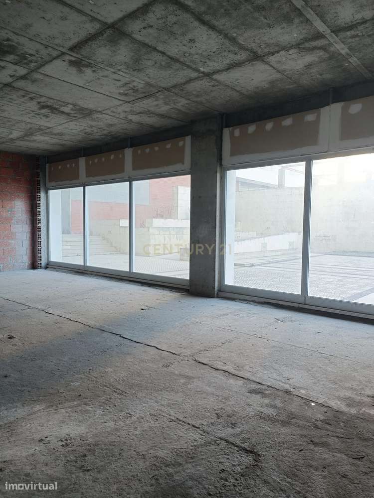 Loja junto ao Parque das Conchas - Grande imagem: 5/8