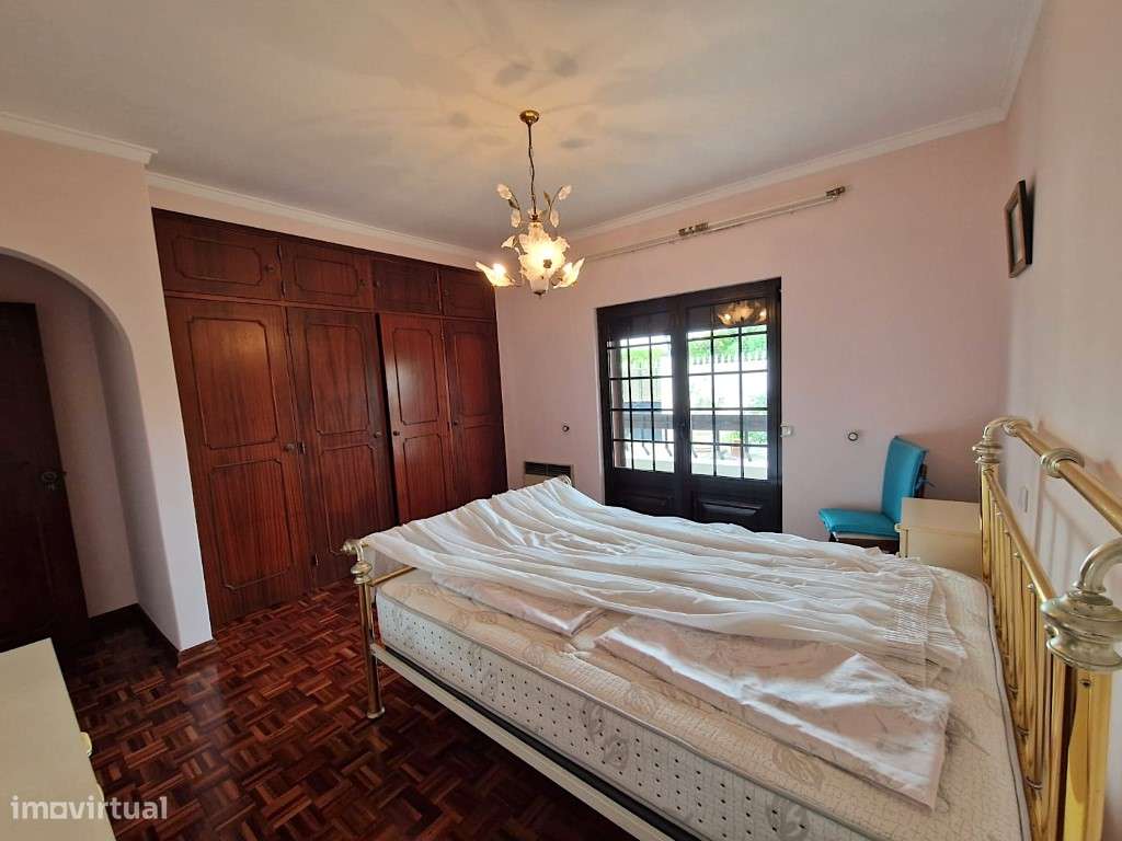 Moradia isolada como nova em Fernão Ferro-14