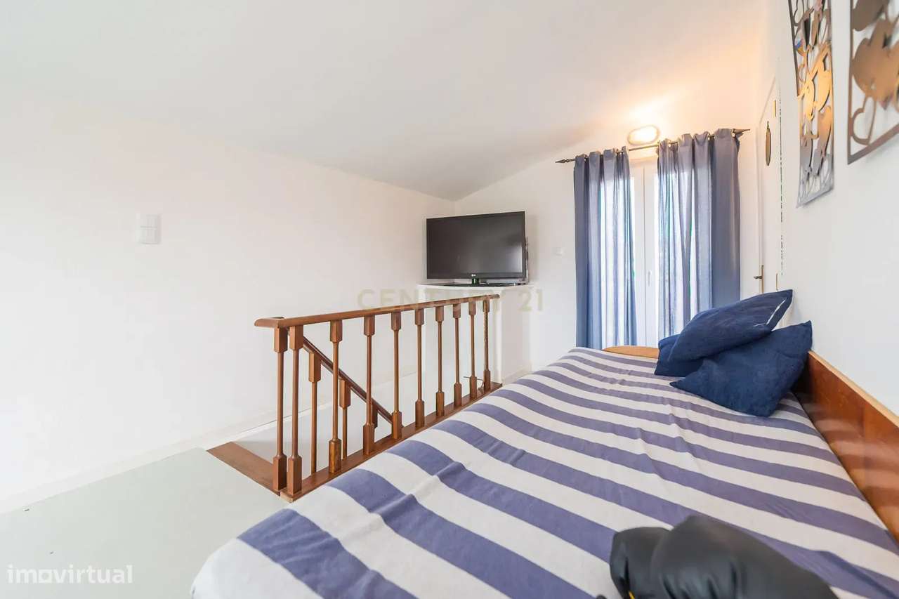 Propriedade com duas moradias geminadas-30