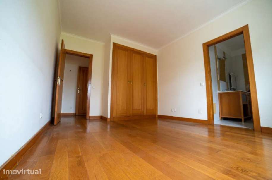 Excelente e grande T4 em Braga-3