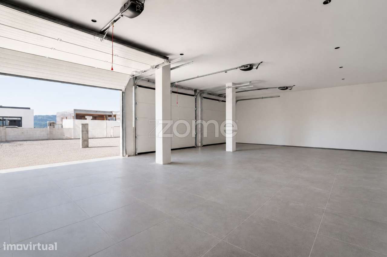 Moradia de luxo T5 Amares-32