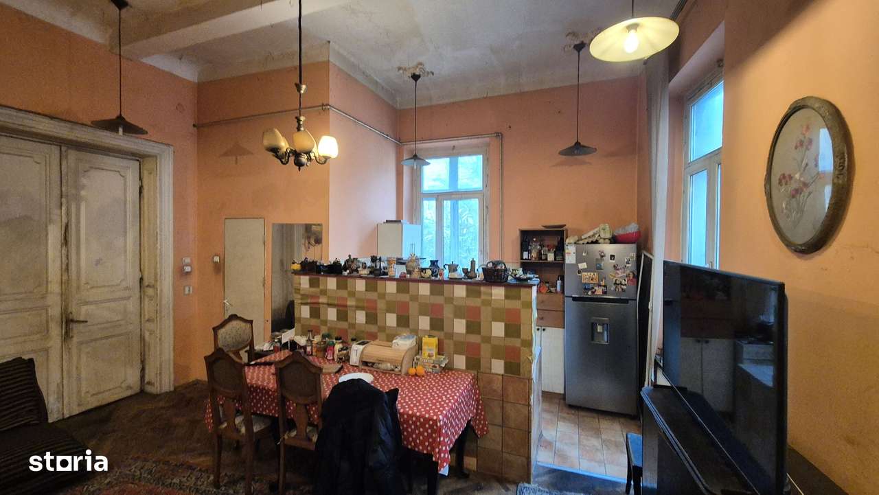 Proprietate cu 4 camere P+1 Etaj 140 mp - Universitate - Mosilor - Imagine principală: 4/15