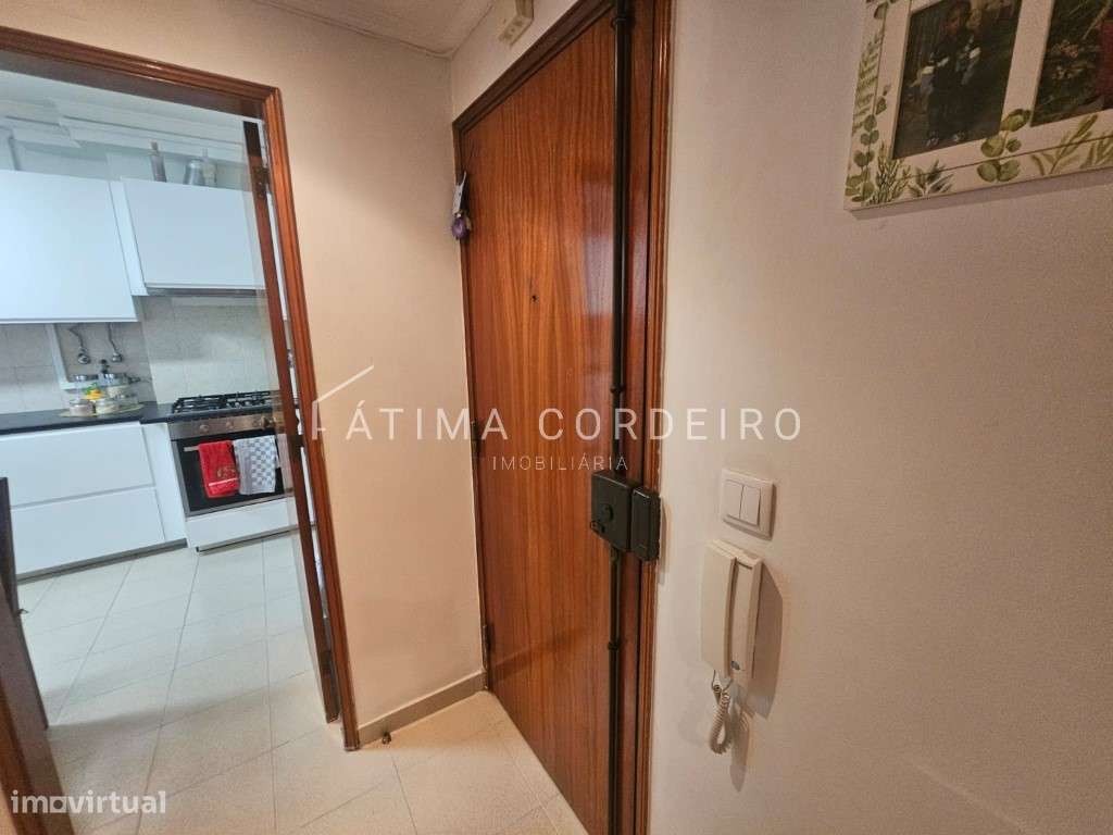Apartamento T2 na Amora - Localização Privilegiada e Excelente Opor...-8