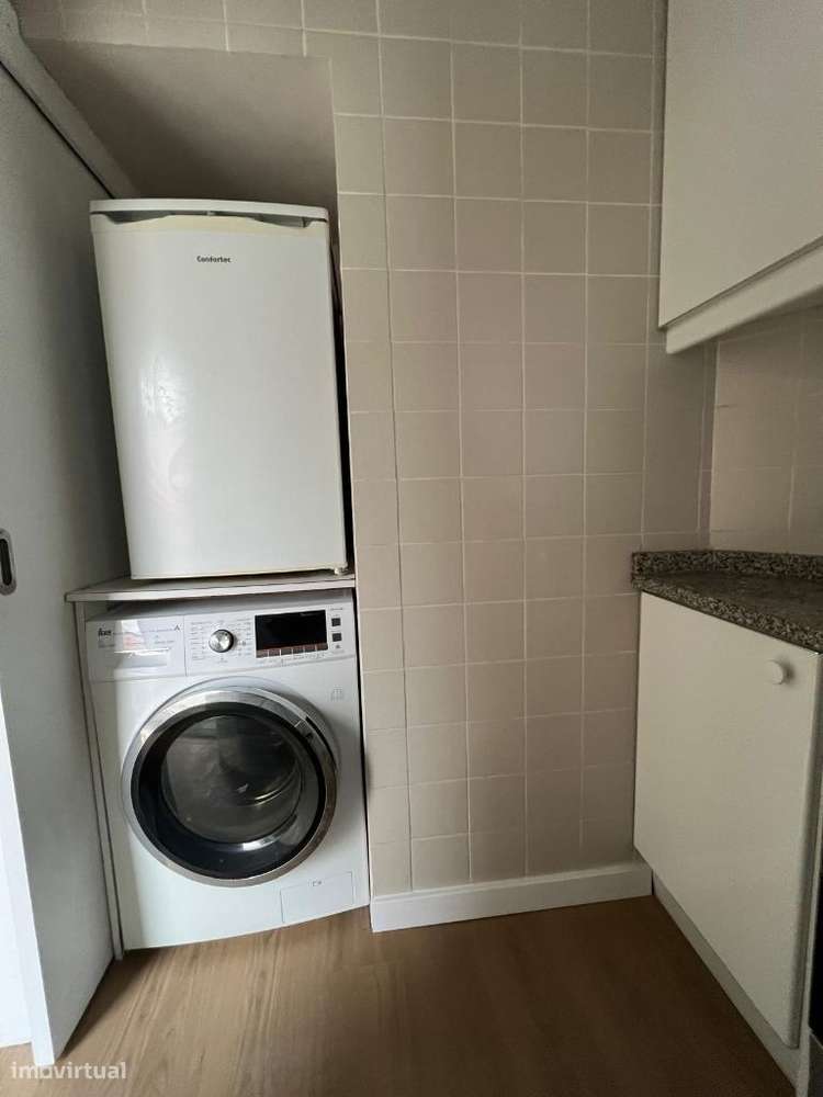 T1 Porto Centro Rua da Alegria Metro Marquês Remodelado e Equipado-19